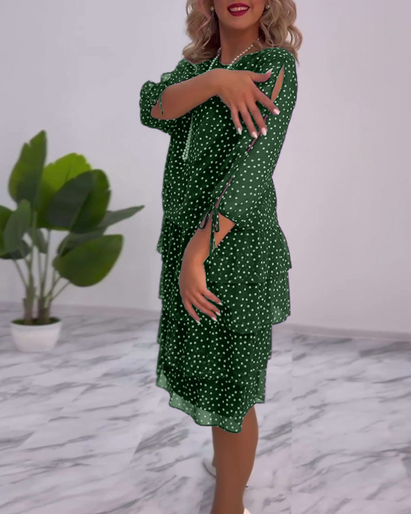 Louise – Elegant dress with polka dot print